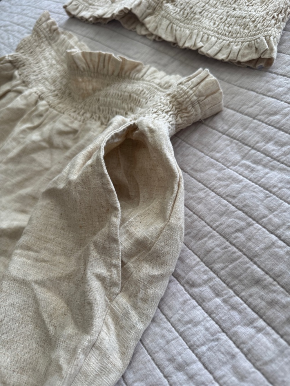 Smocked Linen Set - Picture 8 of 11